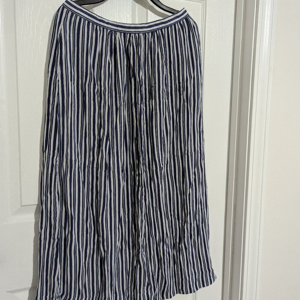 NWOT Forever 21 Blue/White Striped Midi Below the Knee Skirt Sz 27